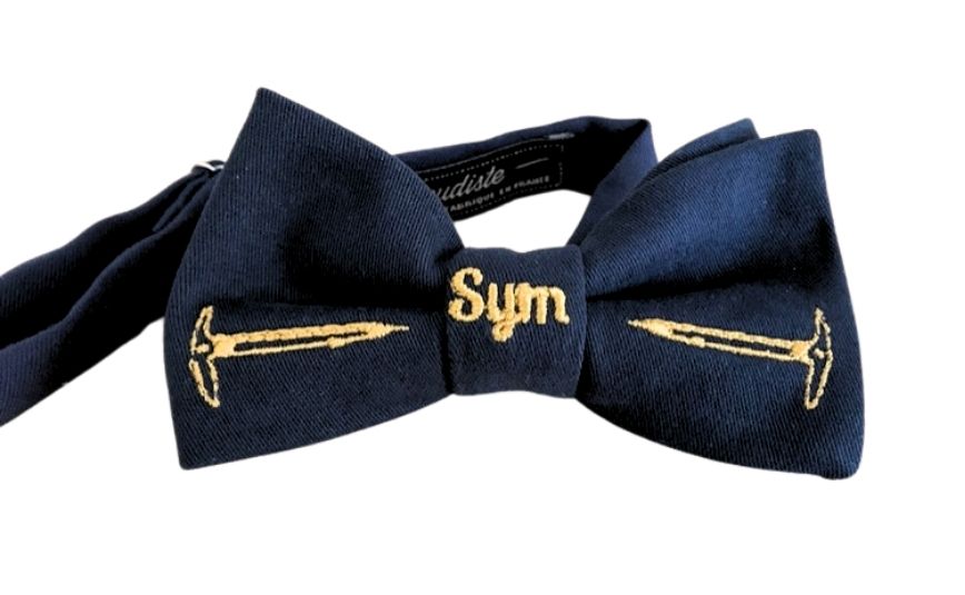 Nœud papillon personnalisé avec de la broderie